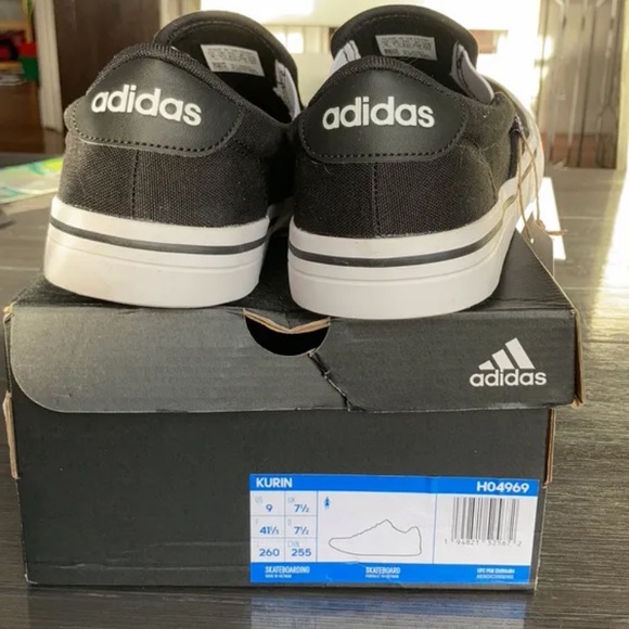 Shoes - Picture 3 of 4